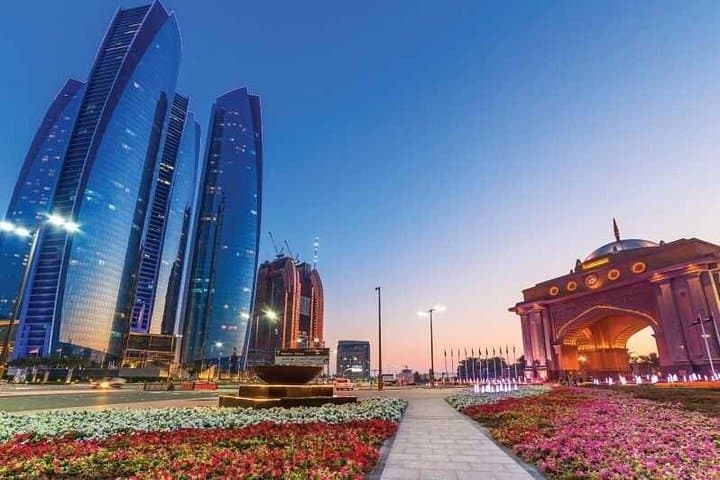 Abu Dhabi Day Tour from Dubai: Sheikh Zayed, Heritage Village & Yas Island photo 4