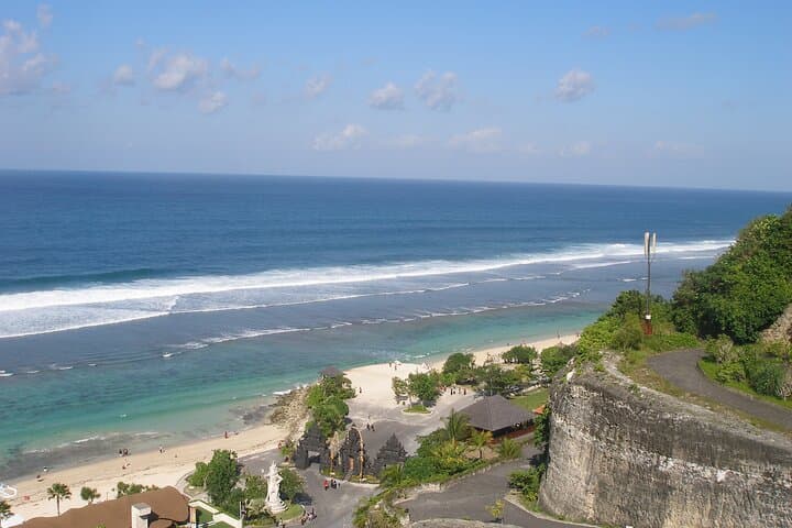 Private Jimbaran Beach and Uluwatu Sunset Tour with Seafood Dinner photo 2