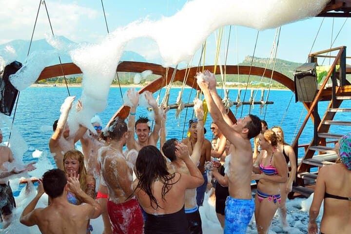 Alanya Pirate Boat Cruise: Unlimited Drinks, Lunch & Mediterranean Cove Stops photo 2