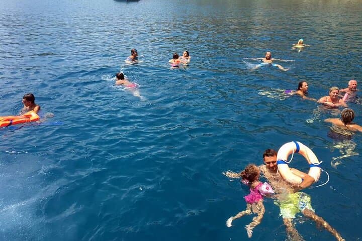 Alanya Pirate Boat Cruise: Unlimited Drinks, Lunch & Mediterranean Cove Stops photo 5
