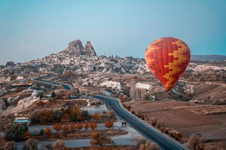 Istanbul to Cappadocia: 4-Day Private Tour with Hot-Air Balloon and Göreme Highlights photo 2