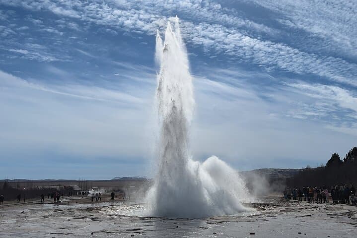 Golden Circle Classic Private Tour: Þingvellir, Geysir, Gullfoss & Kerið in a Day photo 3