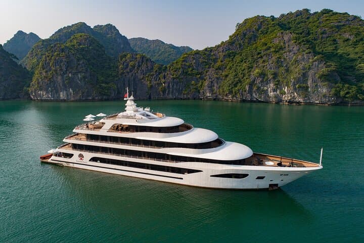 Lan Ha Bay: 2-Day, 1-Night 5-Star Cruise from Hanoi