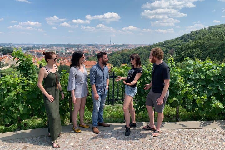 Prague Castle and Pubs Walking Tour with Drinks Included photo 4