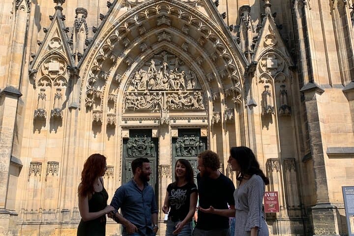 Prague Castle and Pubs Walking Tour with Drinks Included photo 3