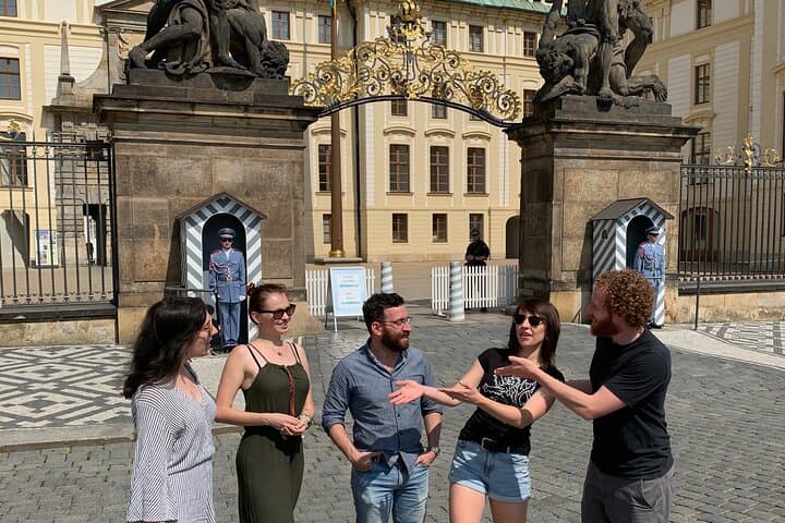 Prague Castle and Pubs Walking Tour with Drinks Included photo 6