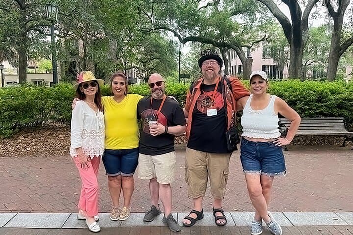 Behind the Plaques: Savannah Historic District Walking Tour Guide