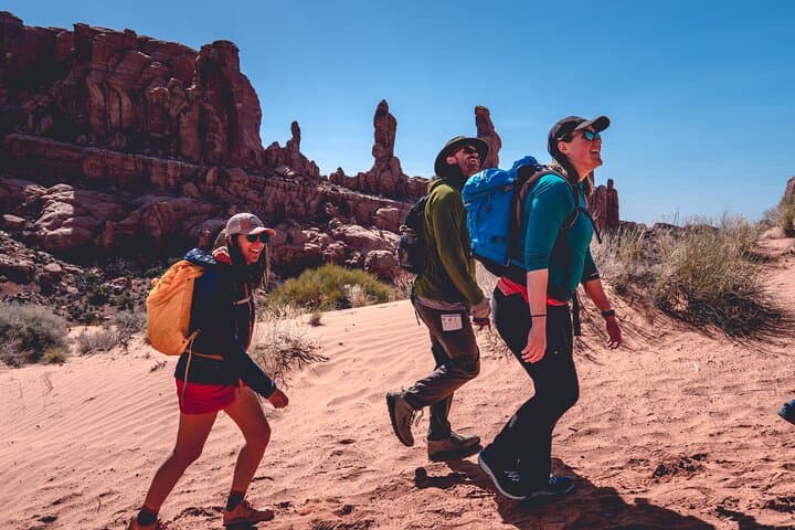 Exploring Arches National Park: A Full-Day Small Group Tour and Hike Experience