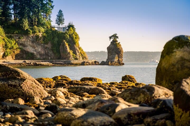 Stanley Park Self-Guided Bike Tour: Ride the Seawall & Totem Poles photo 2