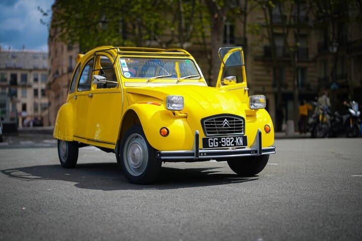 Paris by 2CV: Secret Montmartre Circuit in 2 Hours photo 4