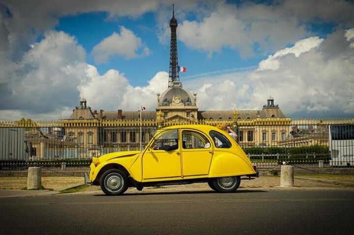 Paris by 2CV: Secret Montmartre Circuit in 2 Hours photo 2