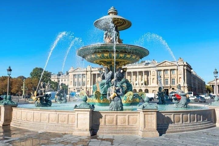Private Paris Tuk-Tuk Highlights Tour — Eiffel, Champs-Élysées & Notre-Dame in 2 Hours photo 3