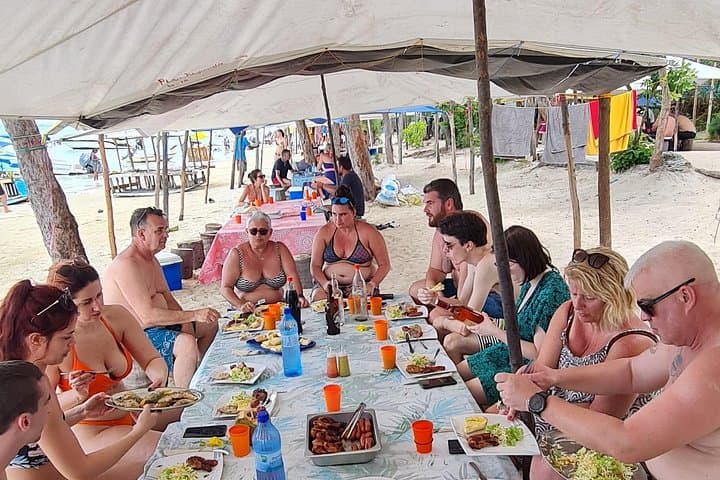 Snorkel with Dolphins and Lunch on Ile aux Beniers — Speedboat Adventure from Tamarin photo 3