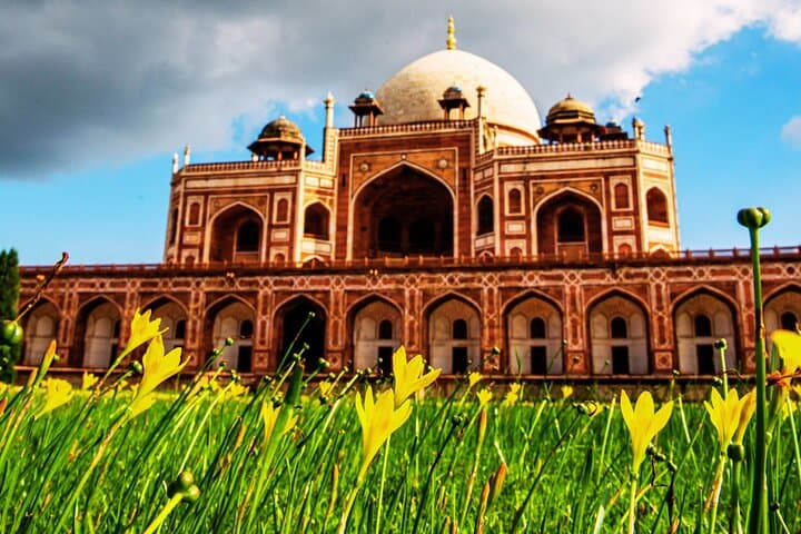 Private Full-Day Old and New Delhi Guided Tour — Rickshaws, Monuments & Mughal Heritage