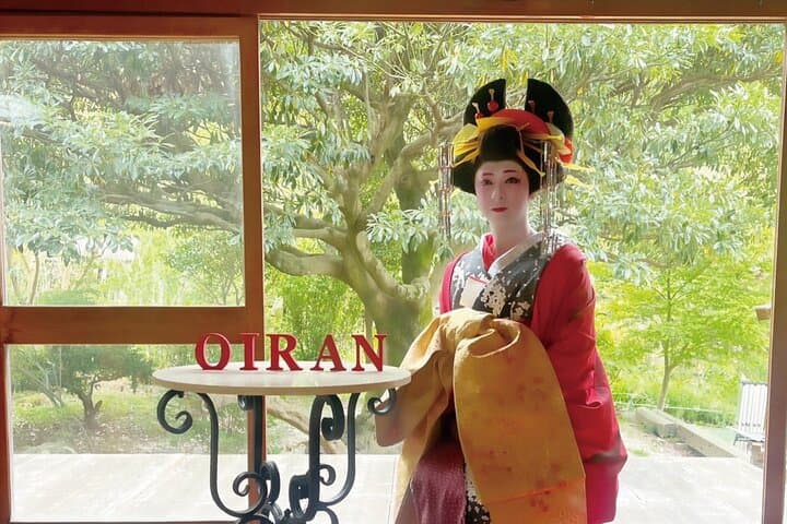 Oiran Private Experience in Kanazawa — Traditional Oiran Makeover & Studio Photos photo 1