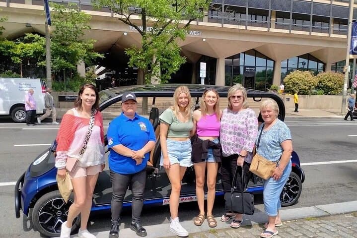 Electric Car Philadelphia: 1‑Hour Private Guided Tour of Historic Old City photo 3