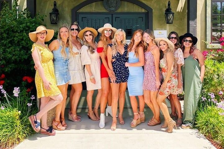 Sunday Special Wine Tour in Temecula Valley — Two Wineries & Lunch