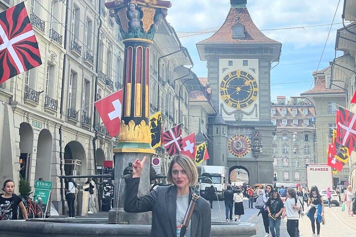 Bern UNESCO Old Town Walking Tour — Einstein, Fountains & Local Flavors
