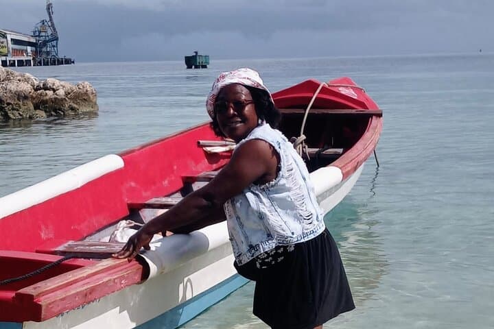Off the Grid Sightseeing Tour: Blue Hole Swim & Rainforest Walk in Ocho Rios