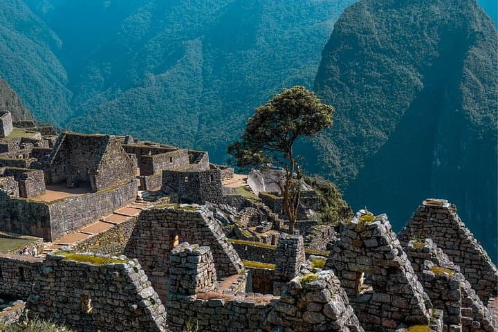 2-Day Sacred Valley & Machu Picchu Tour from Cusco: Train to Aguas Calientes photo 2