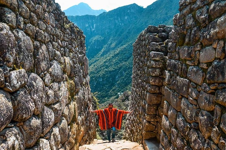 2-Day Sacred Valley & Machu Picchu Tour from Cusco: Train to Aguas Calientes photo 1