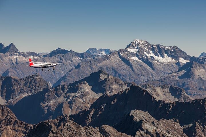 Milford Sound Scenic Flight from Queenstown — Aerial Tour over Piopiotahi and Fiordland photo 4