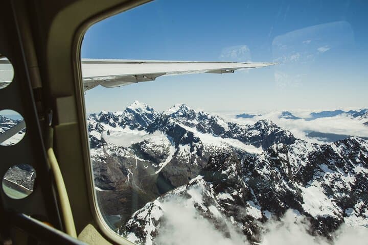 Milford Sound Scenic Flight from Queenstown — Aerial Tour over Piopiotahi and Fiordland photo 5