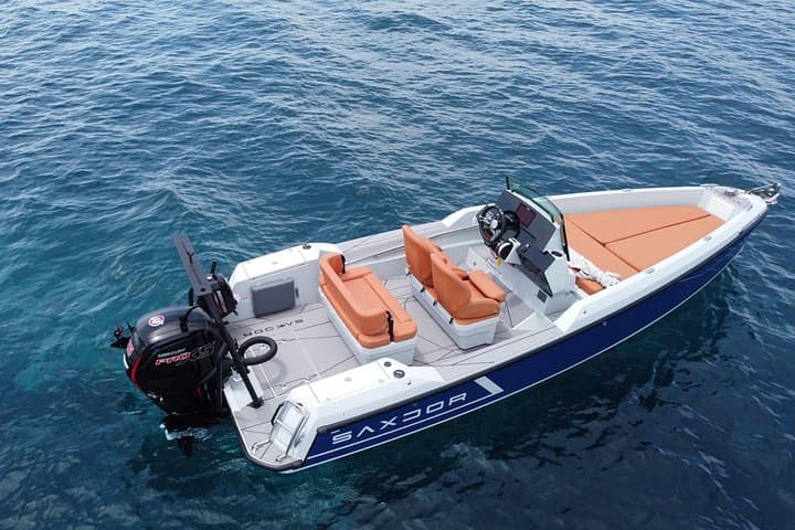 Half-Day Saxdor Boat Rental in Santorini — Speed, Snorkel & Caldera Views photo 1