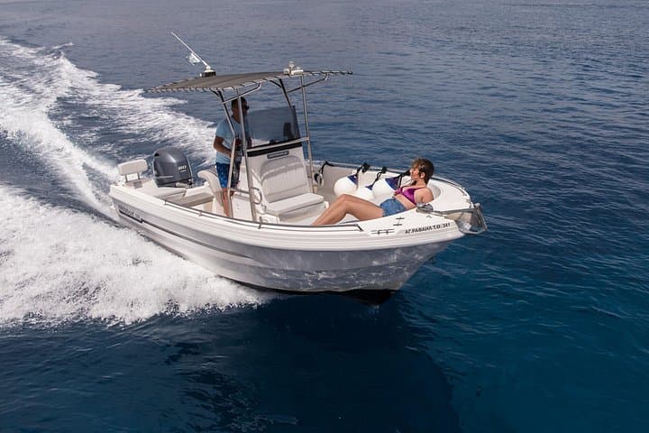 Santorini 5-Hour Self-Drive Boat Rental: Caldera, Coves & Snorkeling photo 4