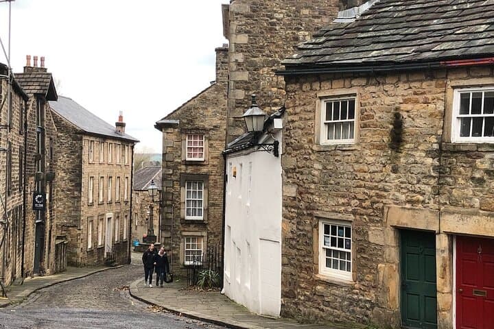 Lancaster Walking Tour: Execution, Slavery & Industrial Heritage