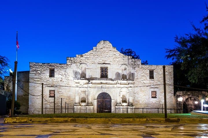 Private Custom Walking Tour of San Antonio: Local Guide & Neighborhoods photo 1