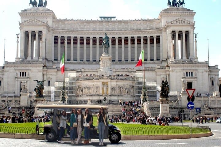 Rome Night Highlights by Luxury Golf Cart: Colosseum, Trevi & Spanish Steps photo 4