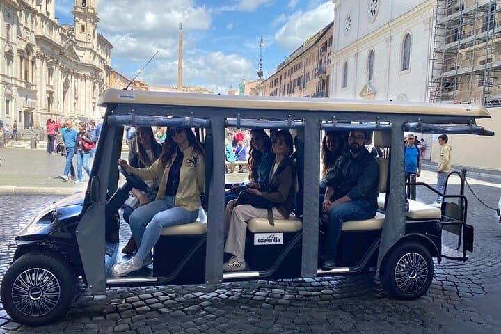 Rome Night Highlights by Luxury Golf Cart: Colosseum, Trevi & Spanish Steps photo 3