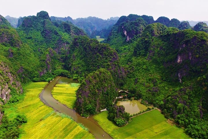 Ninh Binh Day Trip from Hanoi — Tam Coc, Mua Cave & Hoa Lu in One Day photo 3