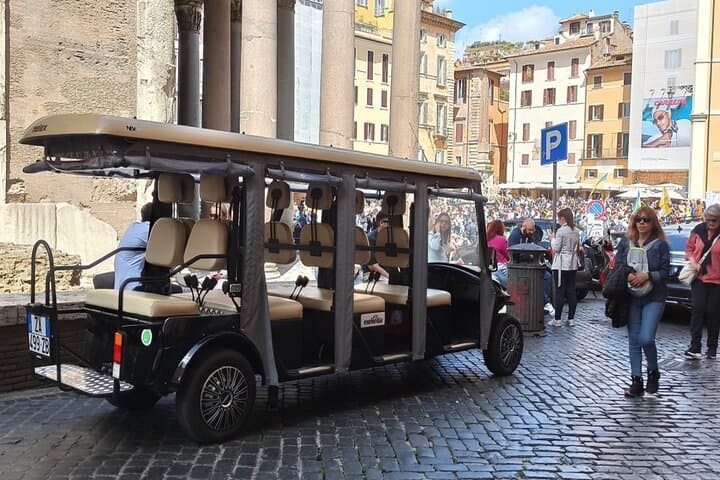 Rome Night Highlights by Luxury Golf Cart: Colosseum, Trevi & Spanish Steps photo 5