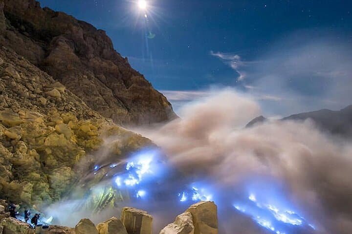 Ijen Blue Fire & Bromo Sunrise: 2N/3D Volcano Trek with All Entrances Included