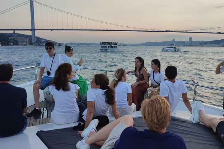 Istanbul Bosphorus Cruise: Morning & Sunset Boat Tour with Hotel Pickup photo 4