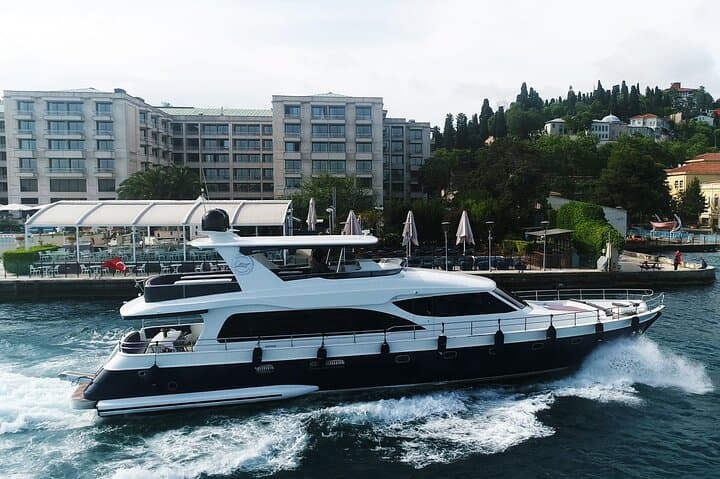 Luxury Bosphorus Yacht Cruise with Kanlica Stopover photo 5