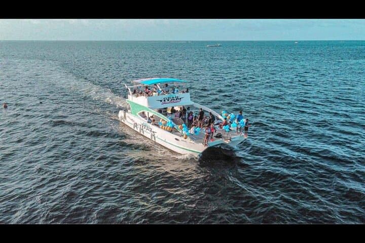 Punta Cana Adult Party Boat: Snorkel, Rum & Coastal Beats photo 3