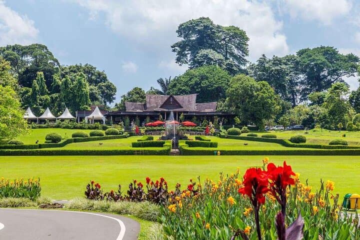 Bogor Botanical Garden & Miniature Indonesia: Full-Day Park and Reptile Tour photo 3