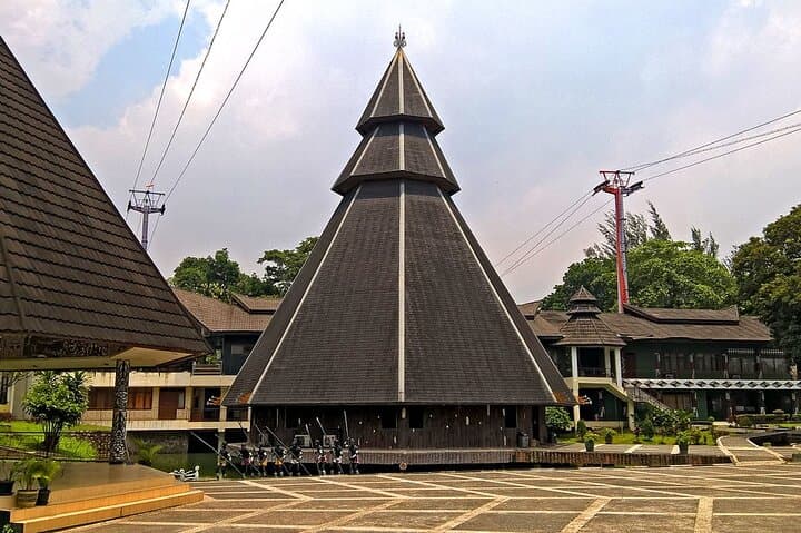 Bogor Botanical Garden & Miniature Indonesia: Full-Day Park and Reptile Tour photo 4