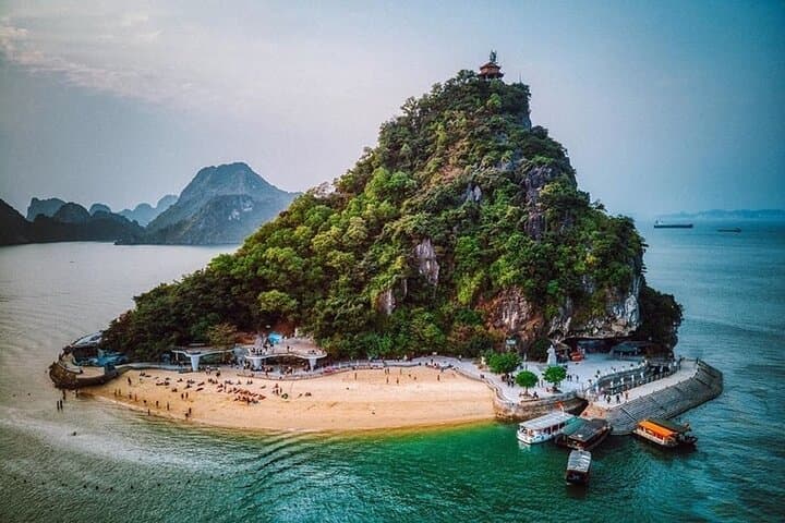 Half-Day Halong Bay Cruise: Kayaking, Sung Sot Cave & Ti Top Island photo 2