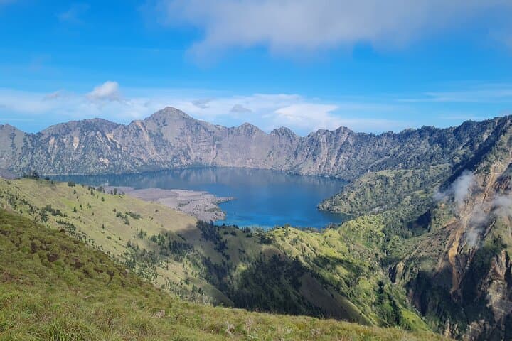 Mount Rinjani Trekking and Panorama: 2-Day Sembalun Summit via Crater Rim