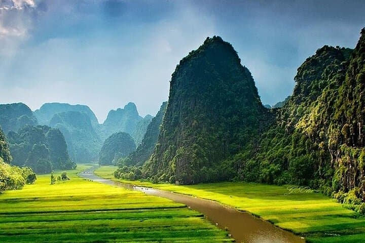 Ninh Binh Day Trip: Hoa Lu, Tam Coc & Mua Cave from Hanoi photo 6