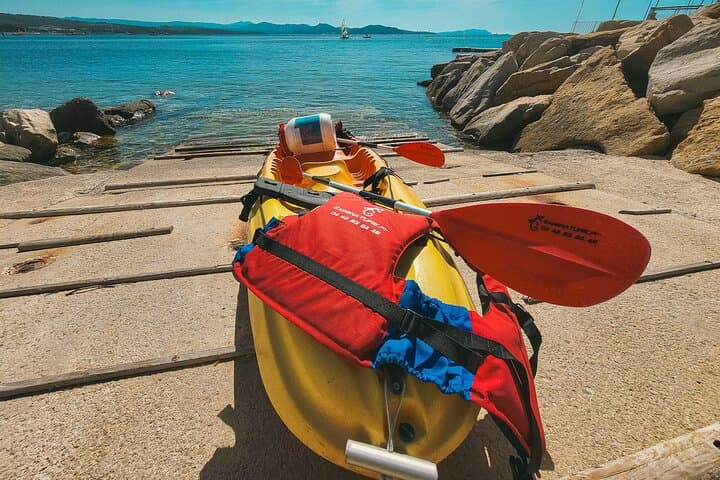 Paddle La Ciotat: Private Kayak Rental to Ile Verte, Bec de l'Aigle & Calanque du Mugel