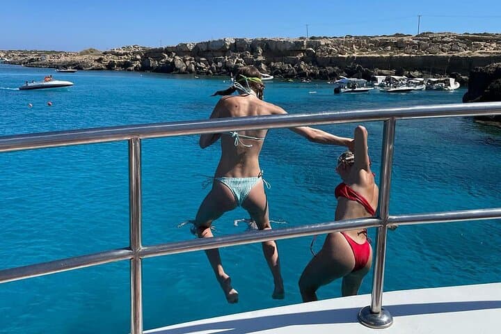 Medusa Chill-Out Cruise: 4-Hour Turtle & Blue Lagoon Cruise from Protaras photo 6