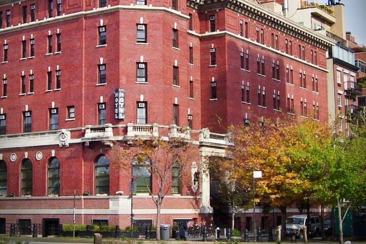 West Village Flappers, Freaks & Punks: Self-Guided Audio Tour of Greenwich Village photo 4