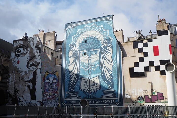 Space Invaders Hunt and Street-Art Walk in Paris: A Family-Friendly Urban Scavenger Tour