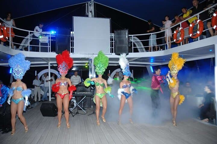 Alanya Night Disco Yacht: Foam Party Cruise on the Mediterranean photo 2