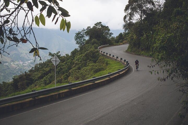 Medellín Road Bike Tour: Climb Alto de Palmas and Valley Views photo 6